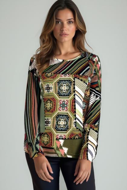 BENACO - Warm winter hand-knitted viscose sweater