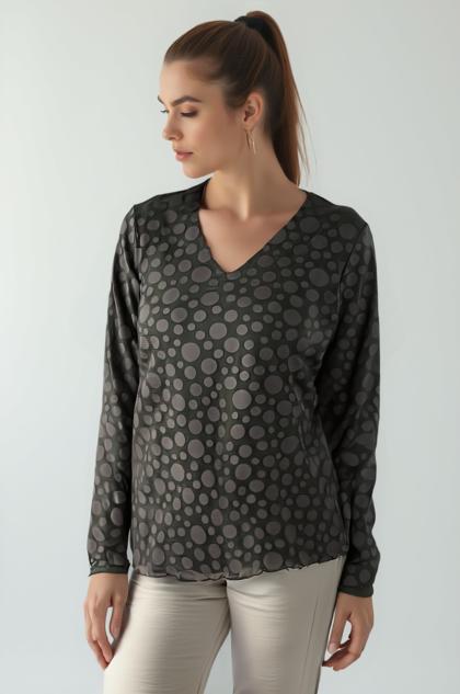 BENACO - V-neck sweater in lined tulle