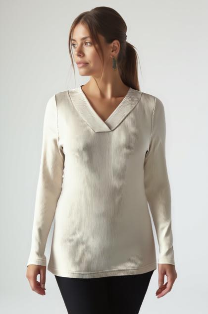 BENACO - Long, finely ribbed viscose sweater with a V-neck, featuring a warm, soft feel, ideal for the winter season.